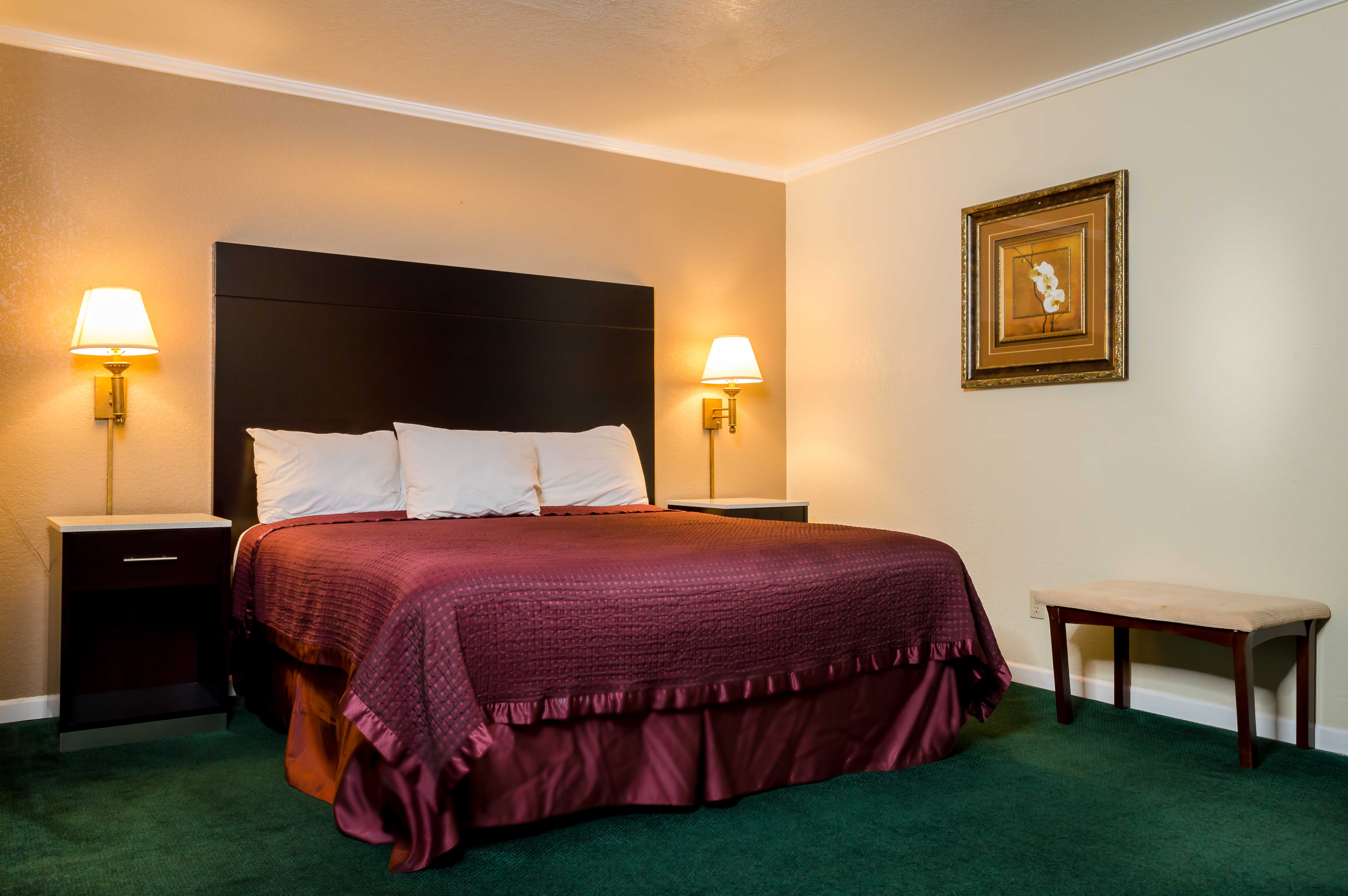 Single Queen Bed